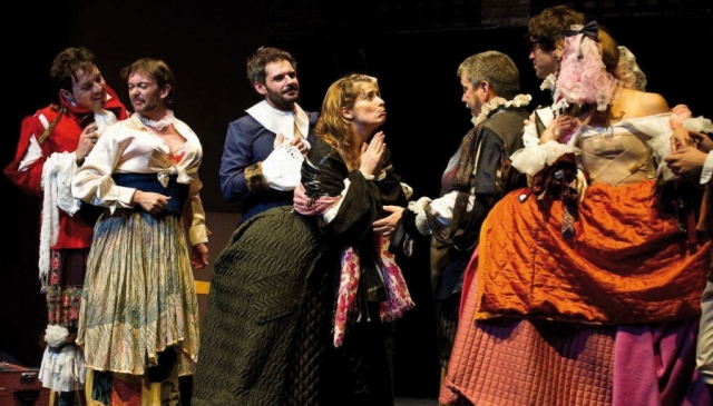 Los Empeños de una Casa