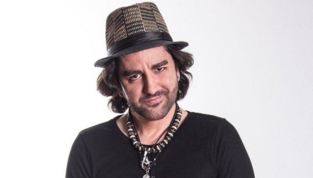 Érase un hombre a un piano pegado