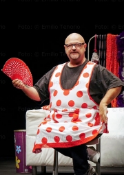 Dos hombres solos sin punto com ni ná