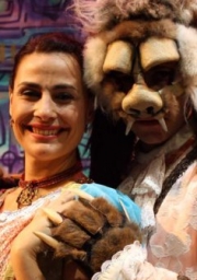 La Bella y la Bestia (Un Musical Mágico)